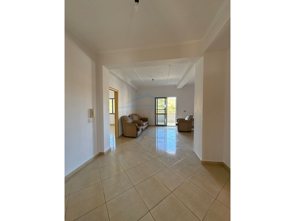 Qira, Private House 4+1+2+3+Parking, Shkallnur, Durres