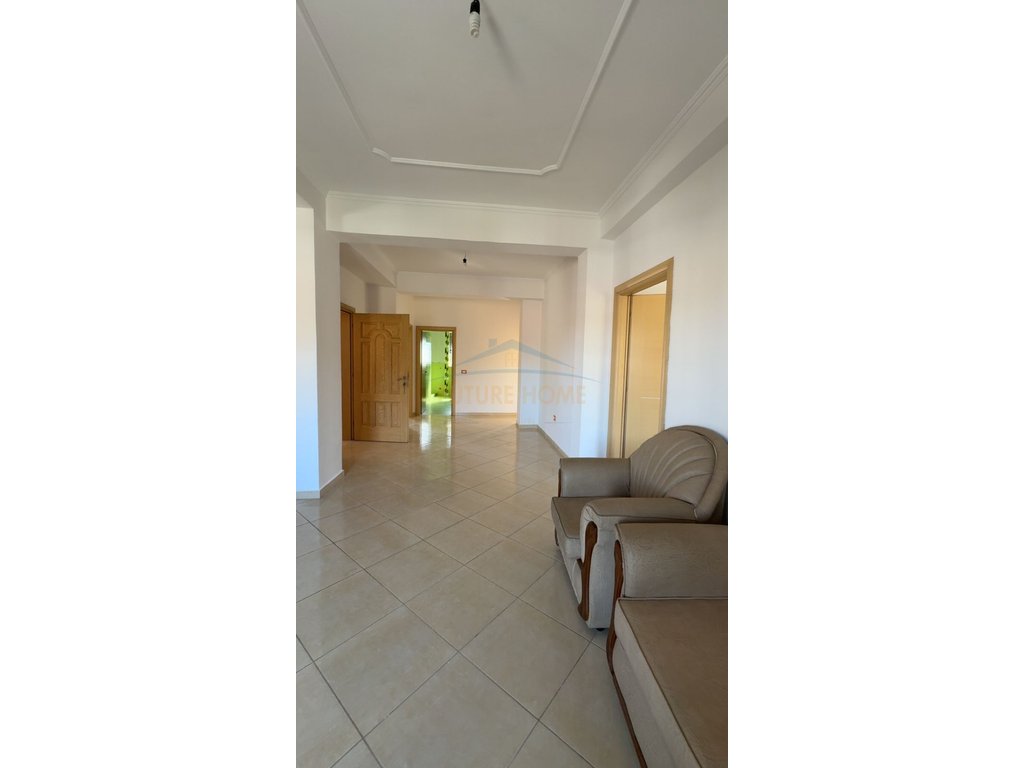 Qira, Private House 4+1+2+3+Parking, Shkallnur, Durres