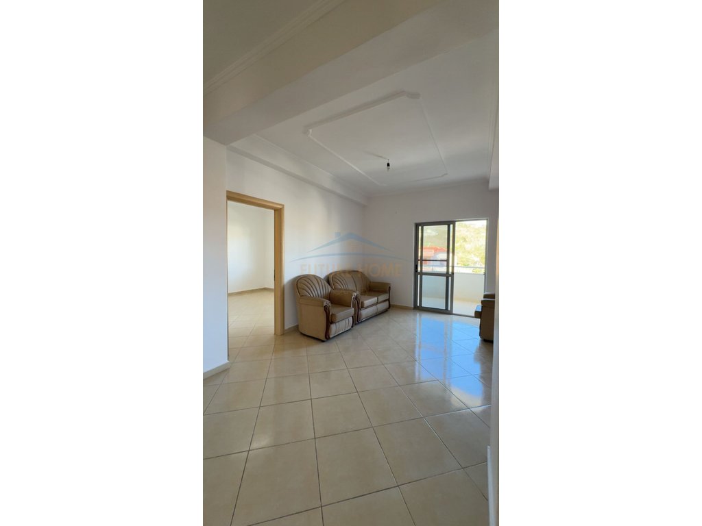 Qira, Private House 4+1+2+3+Parking, Shkallnur, Durres