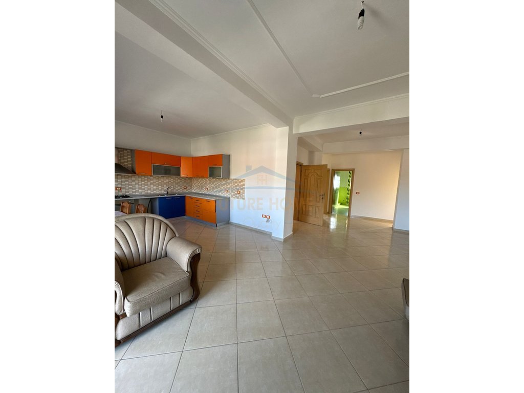 Qira, Private House 4+1+2+3+Parking, Shkallnur, Durres