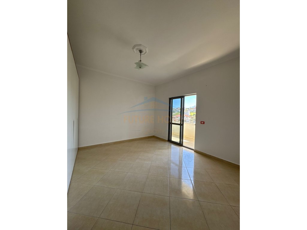 Qira, Private House 4+1+2+3+Parking, Shkallnur, Durres