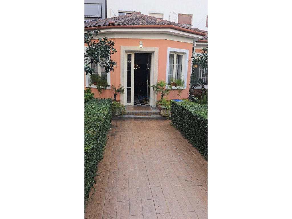 Qira, Private House, New Bazaar, Tirana