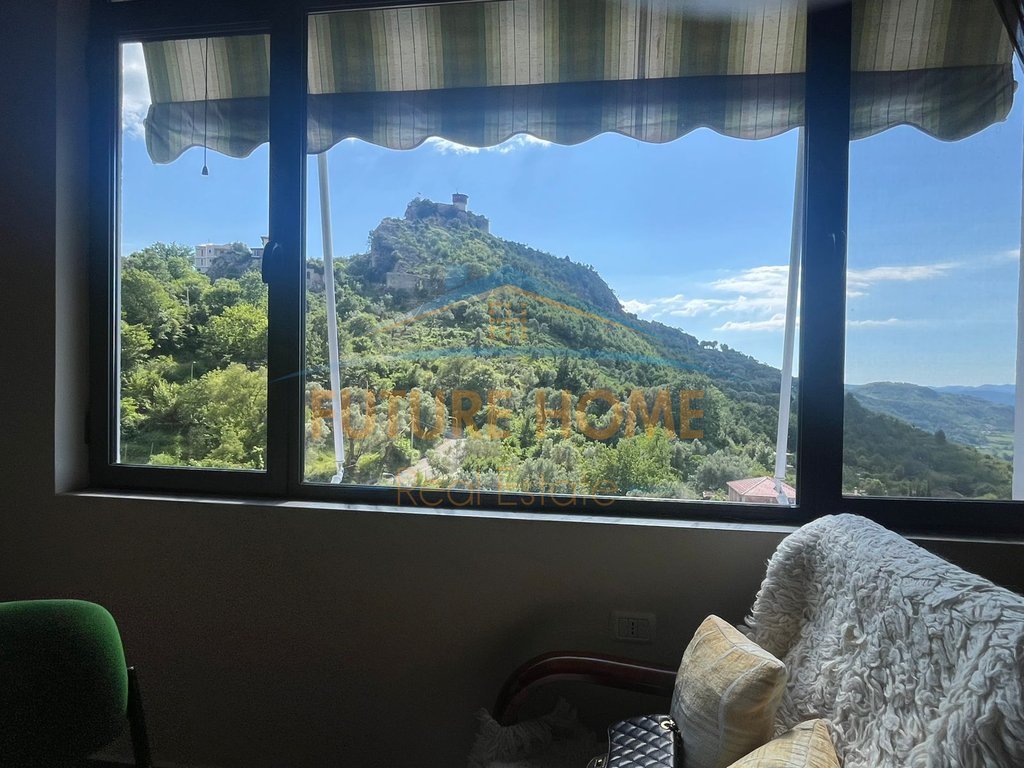 Rent, Villa, Petrele