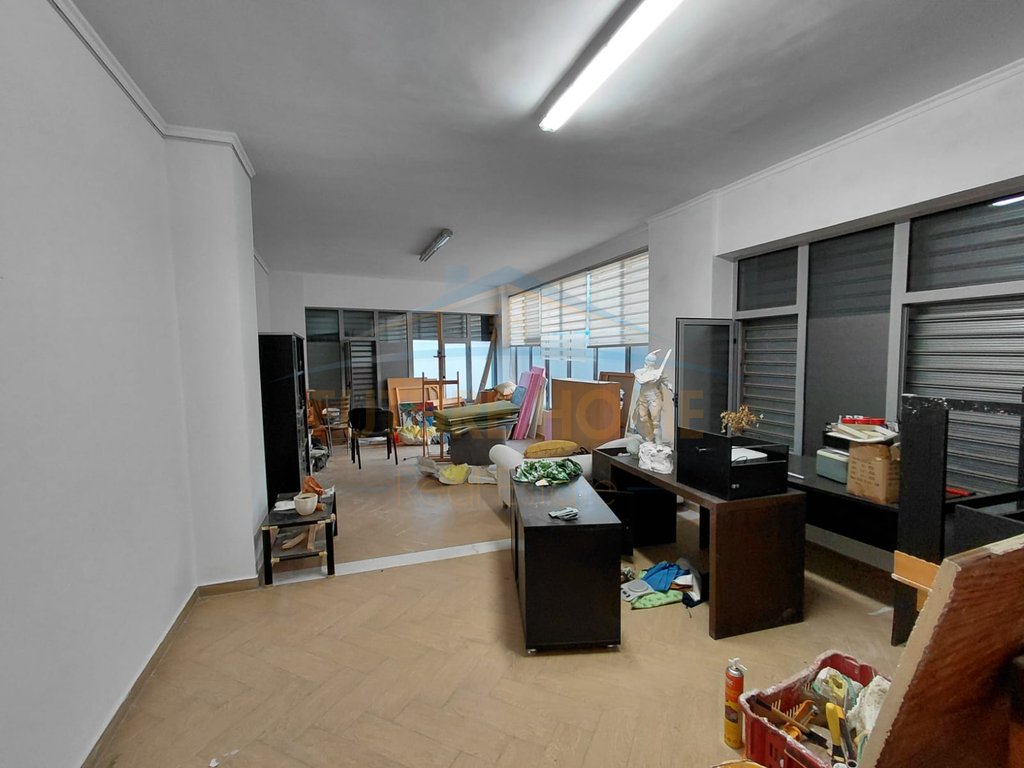 Qira, Office, Center, Durrës