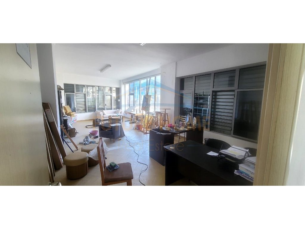 Qira, Office, Center, Durrës