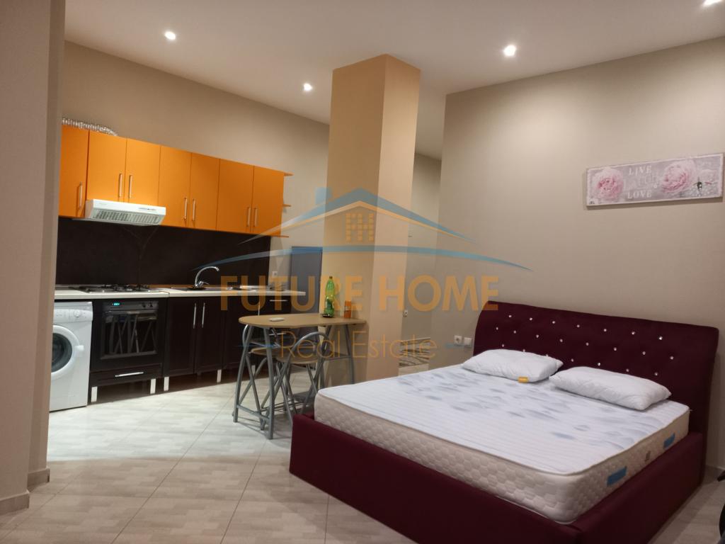 Shiten, 2 Garsionere, Kodra e Diellit, Tiranë