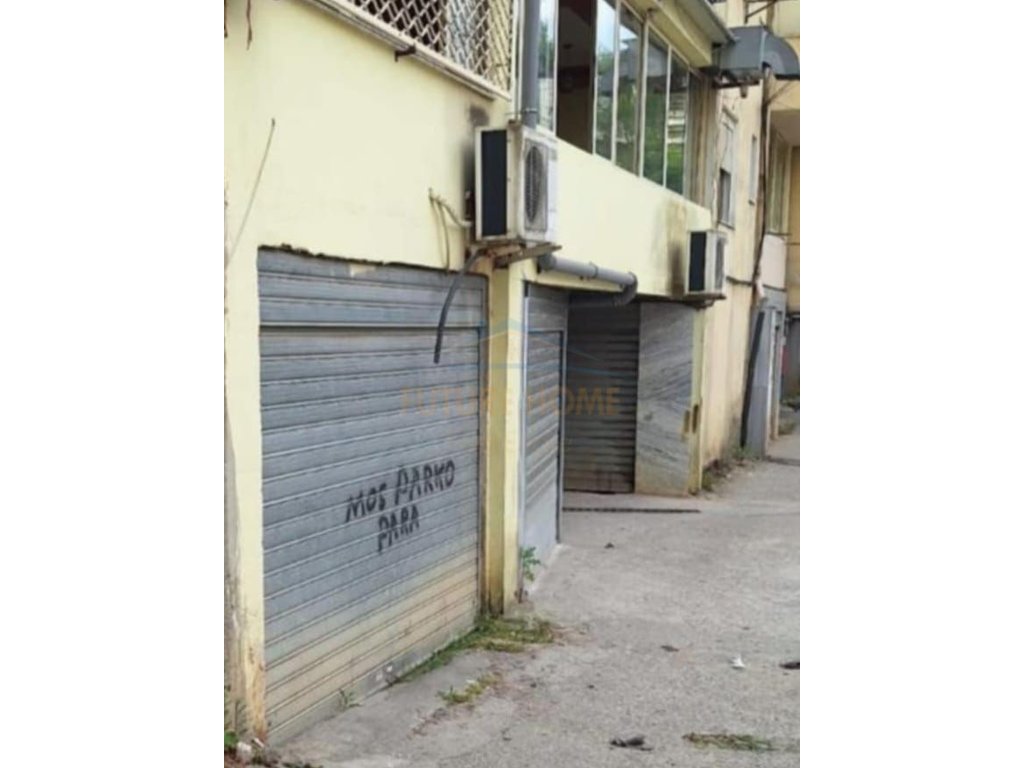 Shitet, Ambient Biznesi, Fresk, Tiranë.