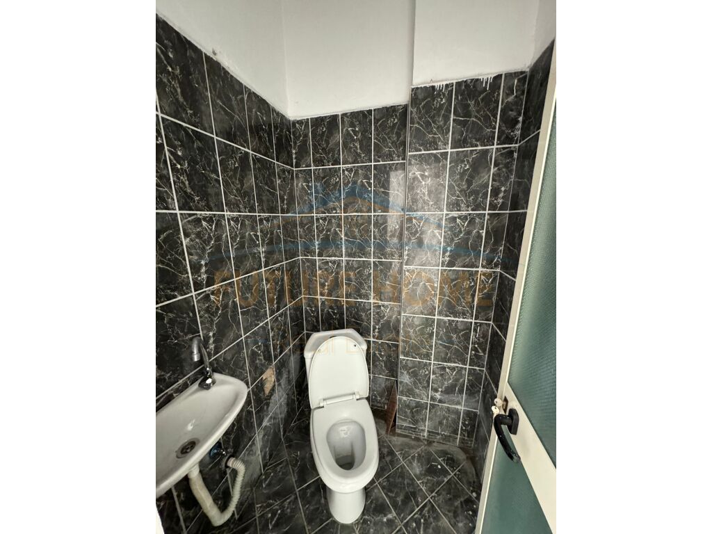 Shitet, Ambient Biznesi, Fresk , Tirane
