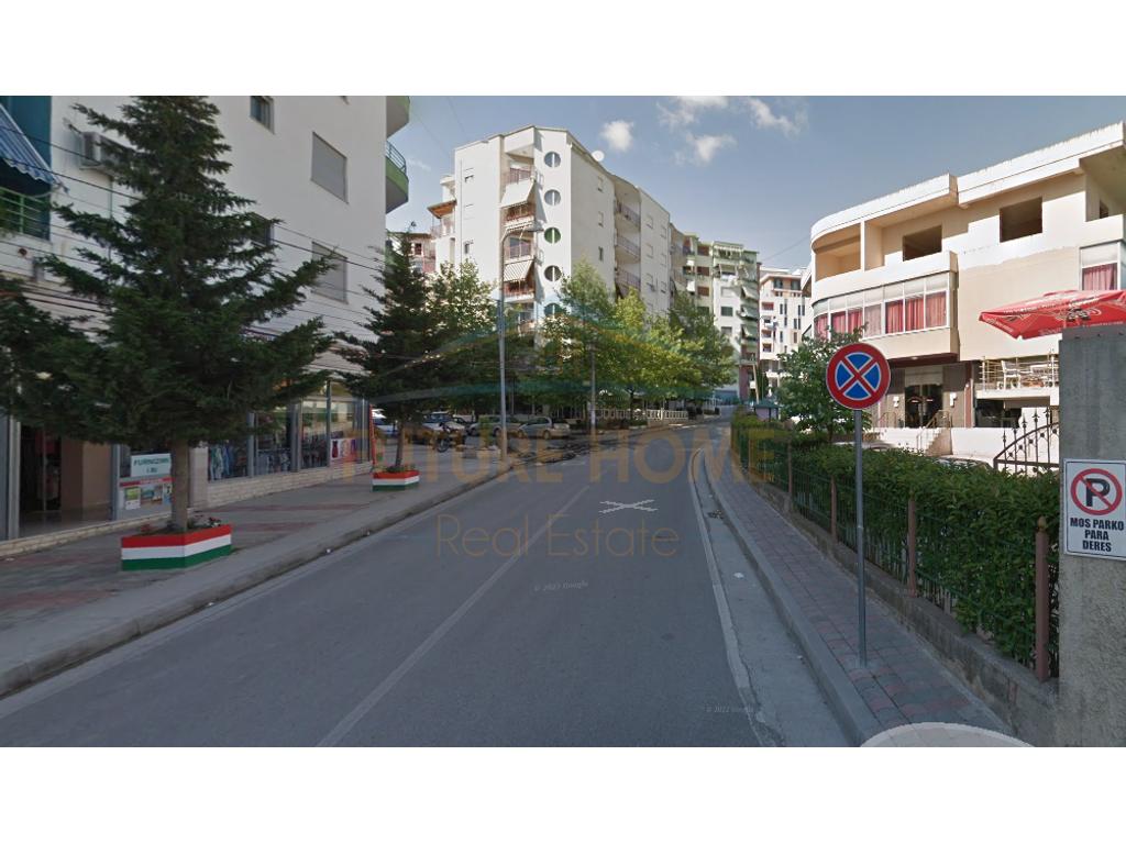Shitet, Ambient Biznesi , Fresku, Tirane