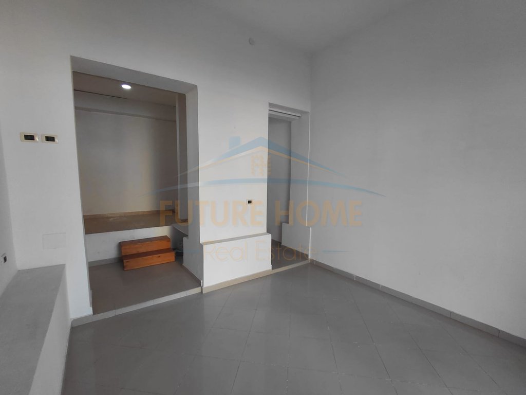 For sale, Business premises, Kavaje