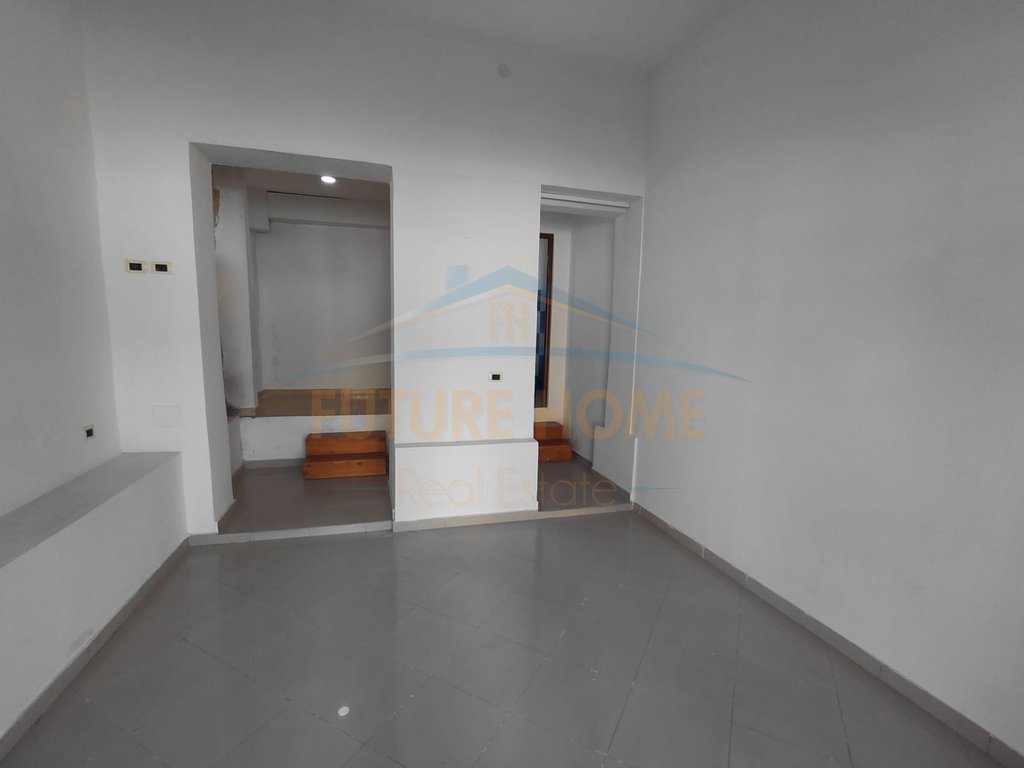 For sale, Business premises, Kavaje
