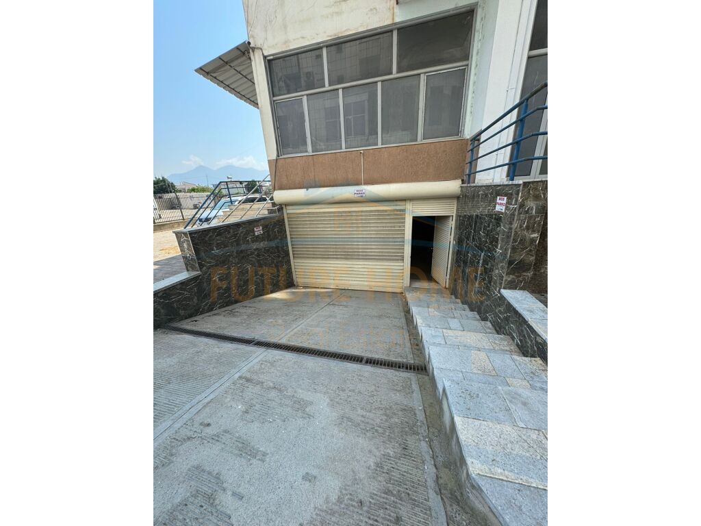 For sale, Business Area, Kthesa e Kamze.