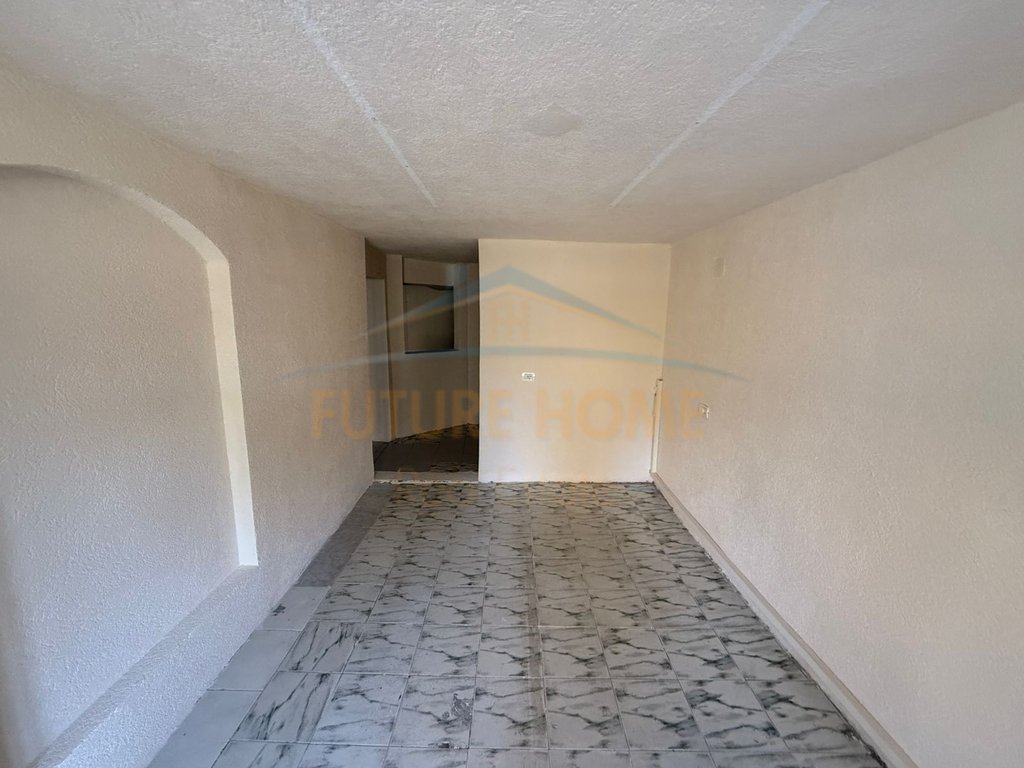 For sale, Business Area, Neighborhood 9, Korça