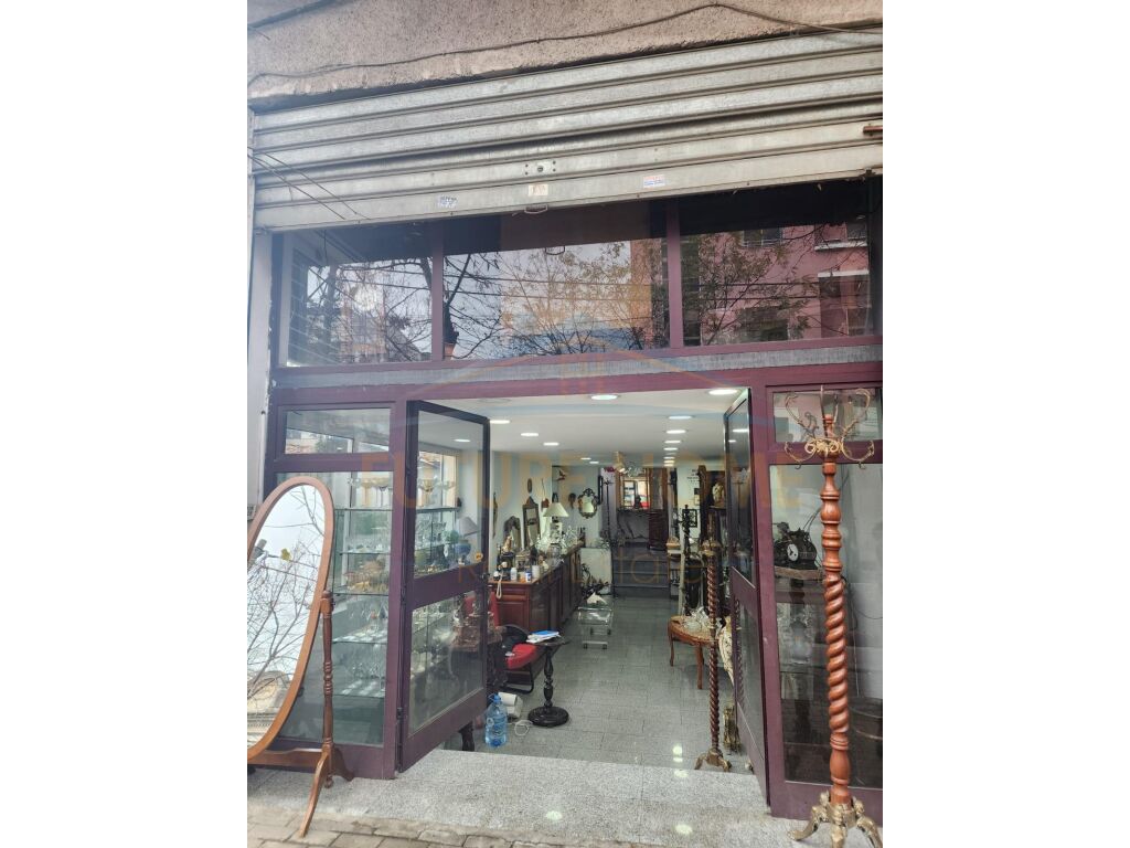 Business premises for sale, Qemal Stafa Street, Tirana.