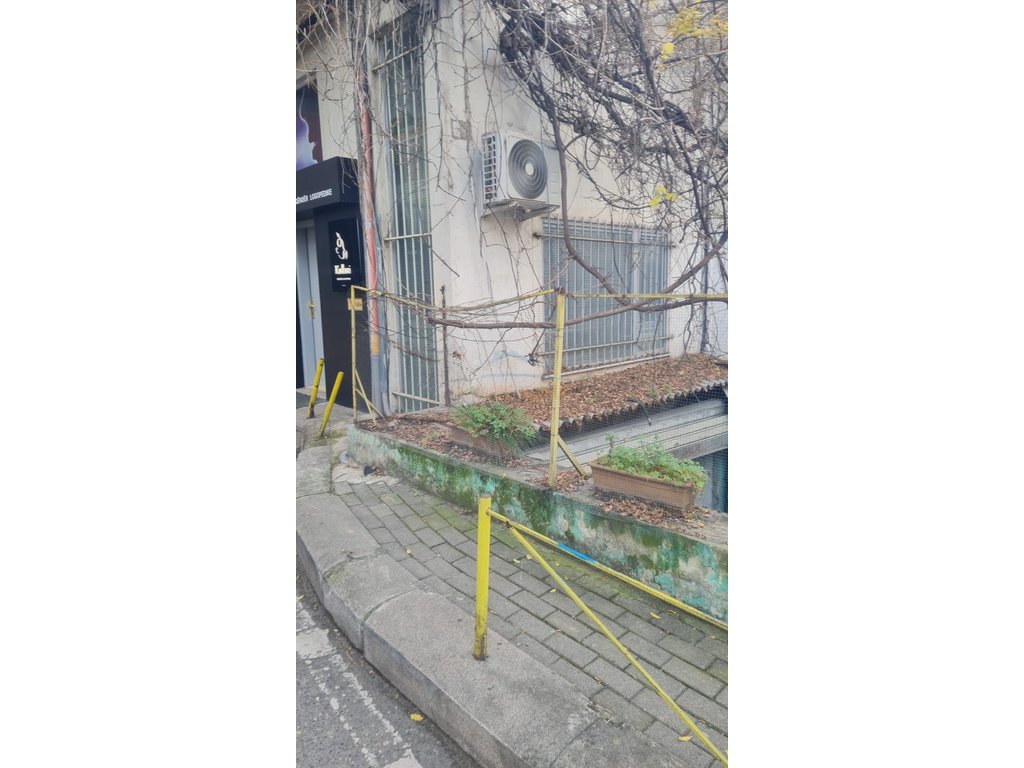 Shitet, Ambient biznesi, Selvia, Tirane.