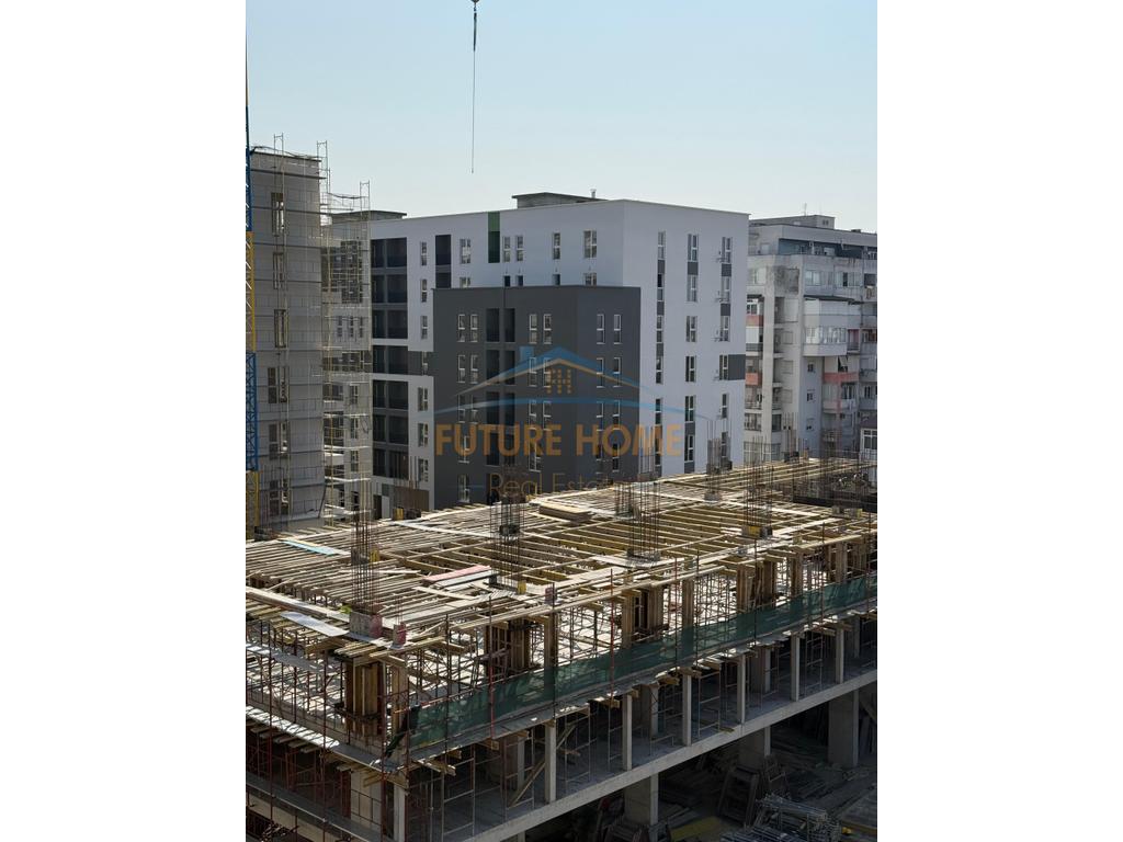Shitet, Ambient Biznesi, Tirana Entry 2, Casa Italia