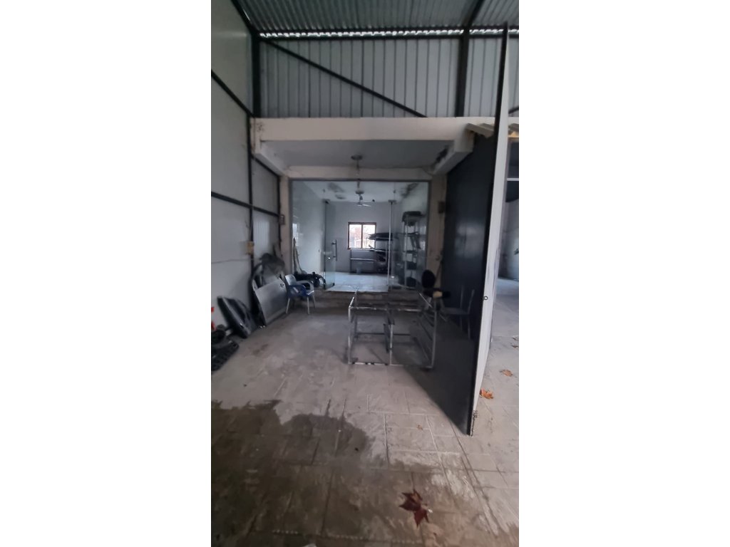 Shitet, Ambient Biznesi, Ura e Institutit,Tiranë