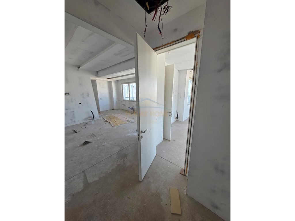 For sale, Apartment 1+1+2, Former Exhibition, Tirana