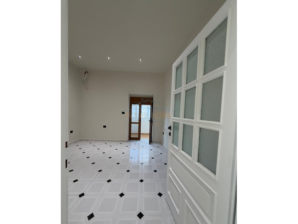 For sale, 1+1 Apartment, near Vlora Municipality