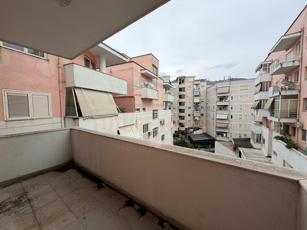 For sale, 1+1 Apartment, Fresk.