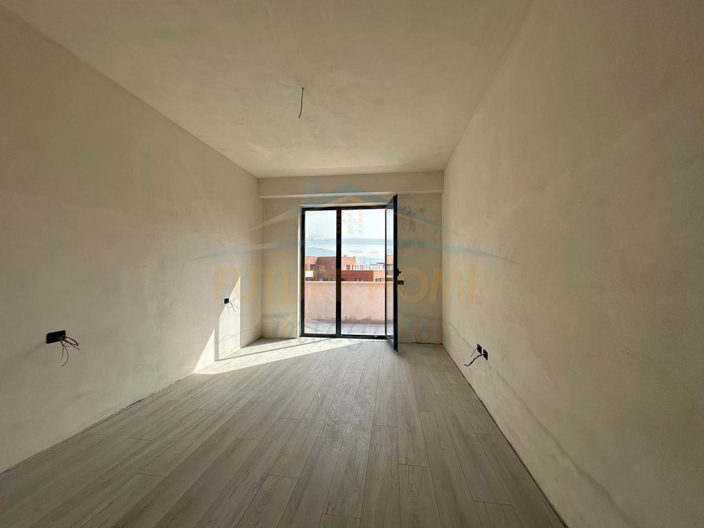 Shitet, Apartament 1+1, Kompleksi Urban Gate, Tiranë.