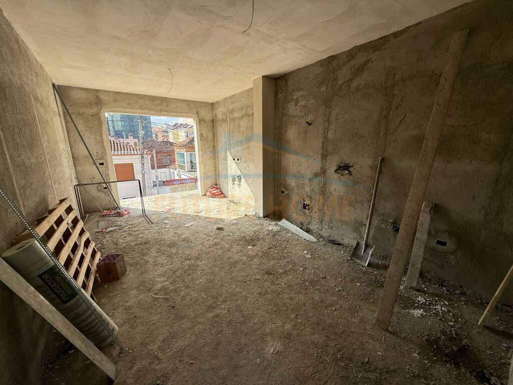For sale, Apartment 1+1, Lagjia 18, Korça
