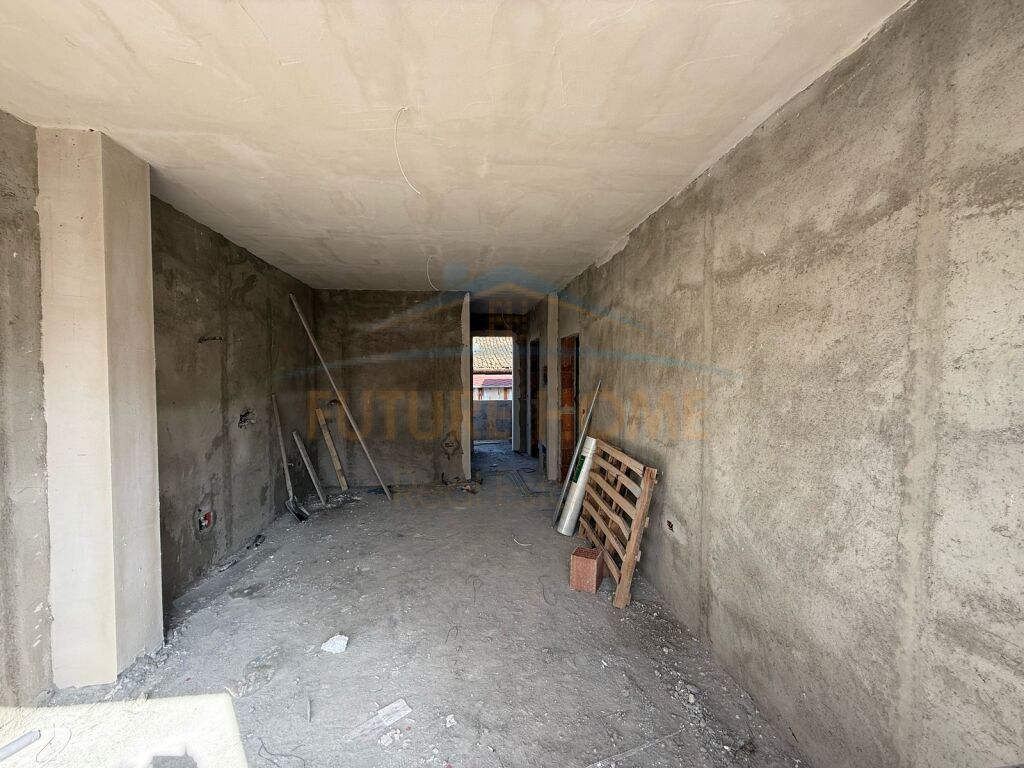 For sale, Apartment 1+1, Lagjia 18, Korça
