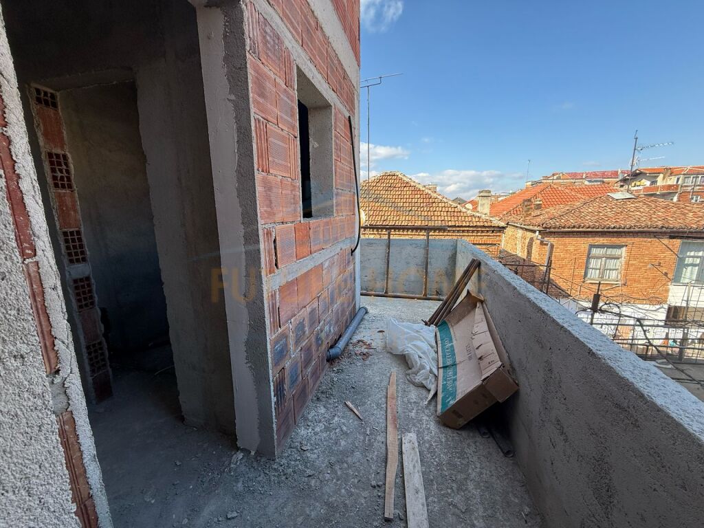 For sale, Apartment 1+1, Lagjia 18, Korça