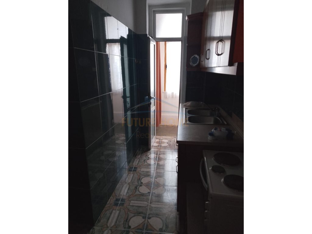 For sale, 2+1 Apartment, Neighborhood 8, Korçë.