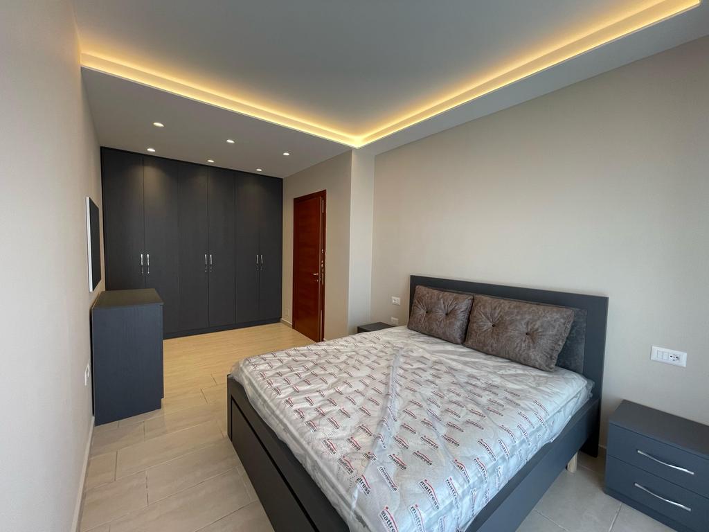 Shitet , Apartament 1+1, Misto Mame.