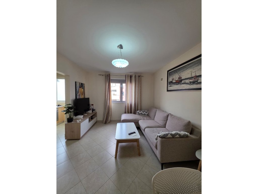 Shitet, Apartament 1+1, Oxhaku , Tiranë
