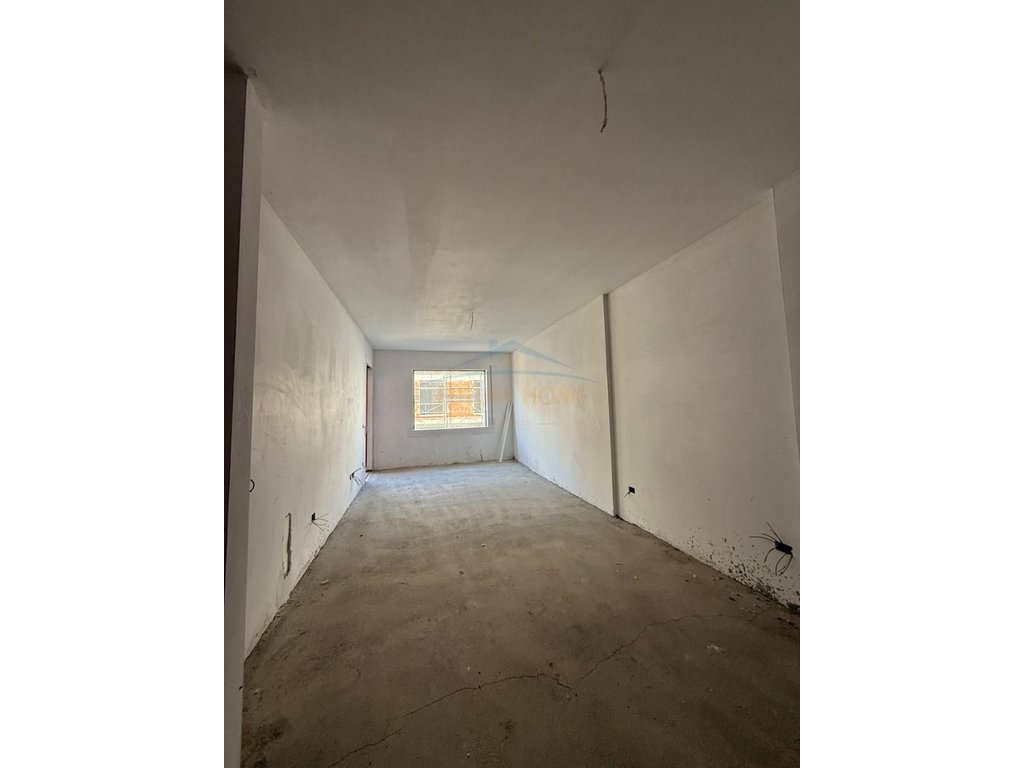 Shitet , Apartament 1+1 , Paskuqan
