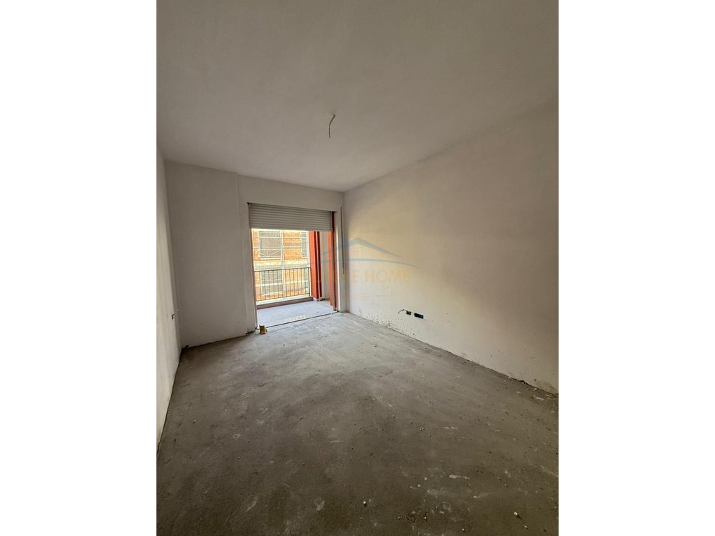 Shitet , Apartament 1+1 , Paskuqan