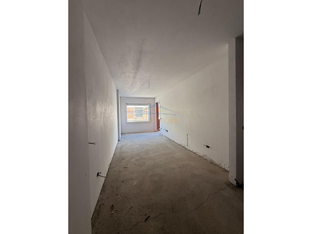 Shitet , Apartament 1+1 , Paskuqan
