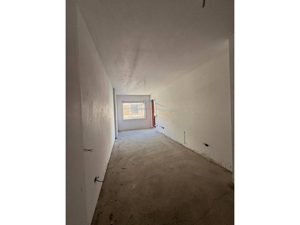 Shitet , Apartament 1+1 , Paskuqan
