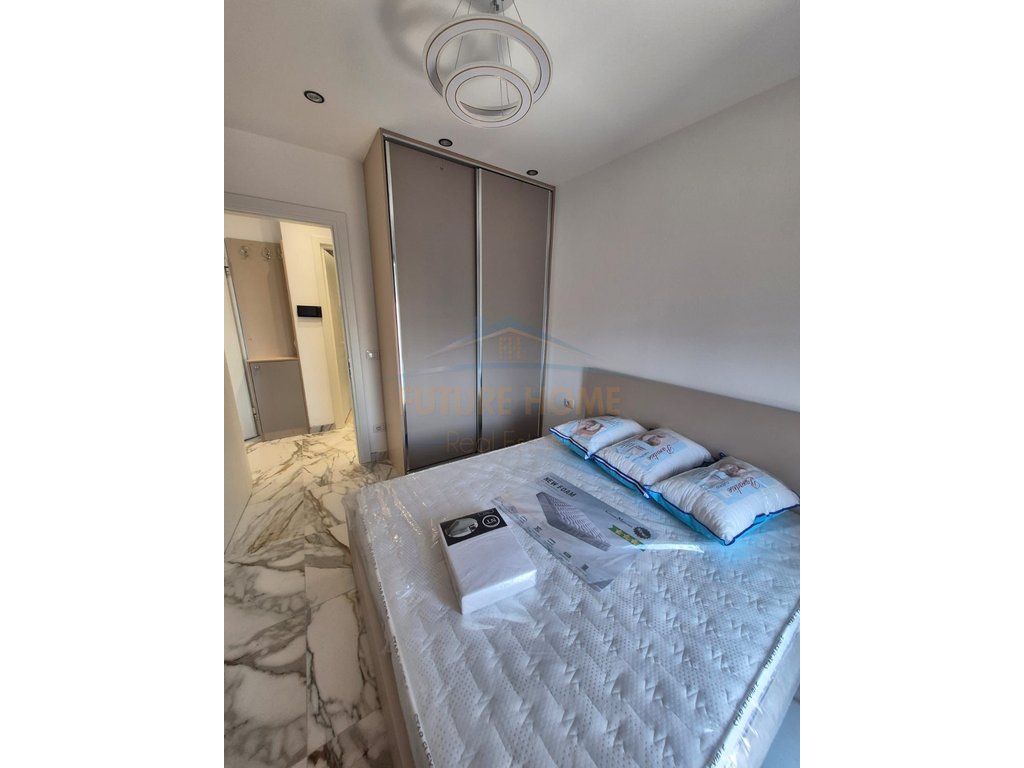 Shitet, Apartament 1+1,Qender, Tiranë.