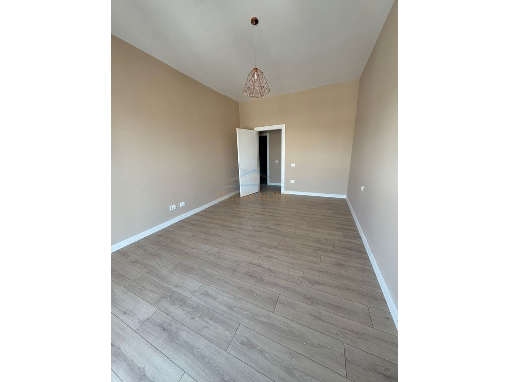 For sale, 1+1 Apartment, Sauk, Porta Tirana e Re, Tirana.