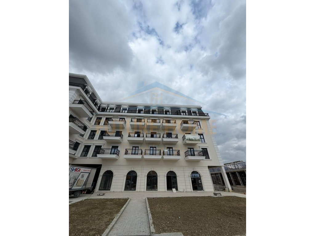 Shitet, Apartament 1+1, Sauk, Tirana Porta e Re, Tiranë.
