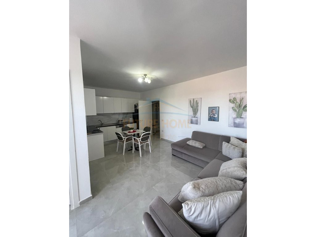 Shitet, Apartament 1+1, Sauk,Tiranë.