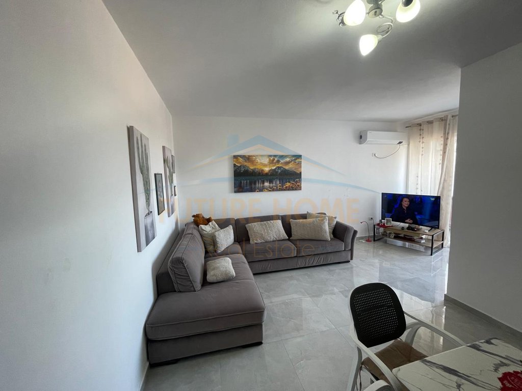 Shitet, Apartament 1+1, Sauk,Tiranë.