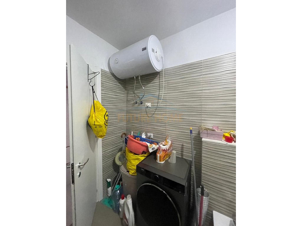 Shitet, Apartament 1+1, Sauk,Tiranë.
