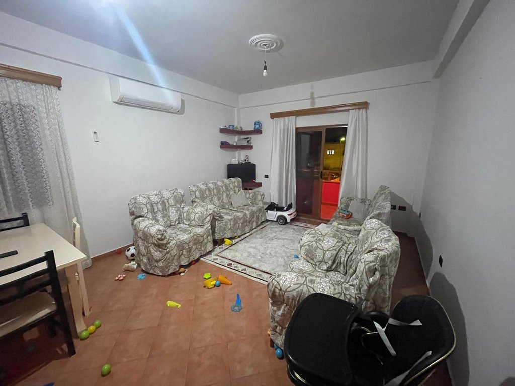 Shitet, Apartament 1+1, Selite.