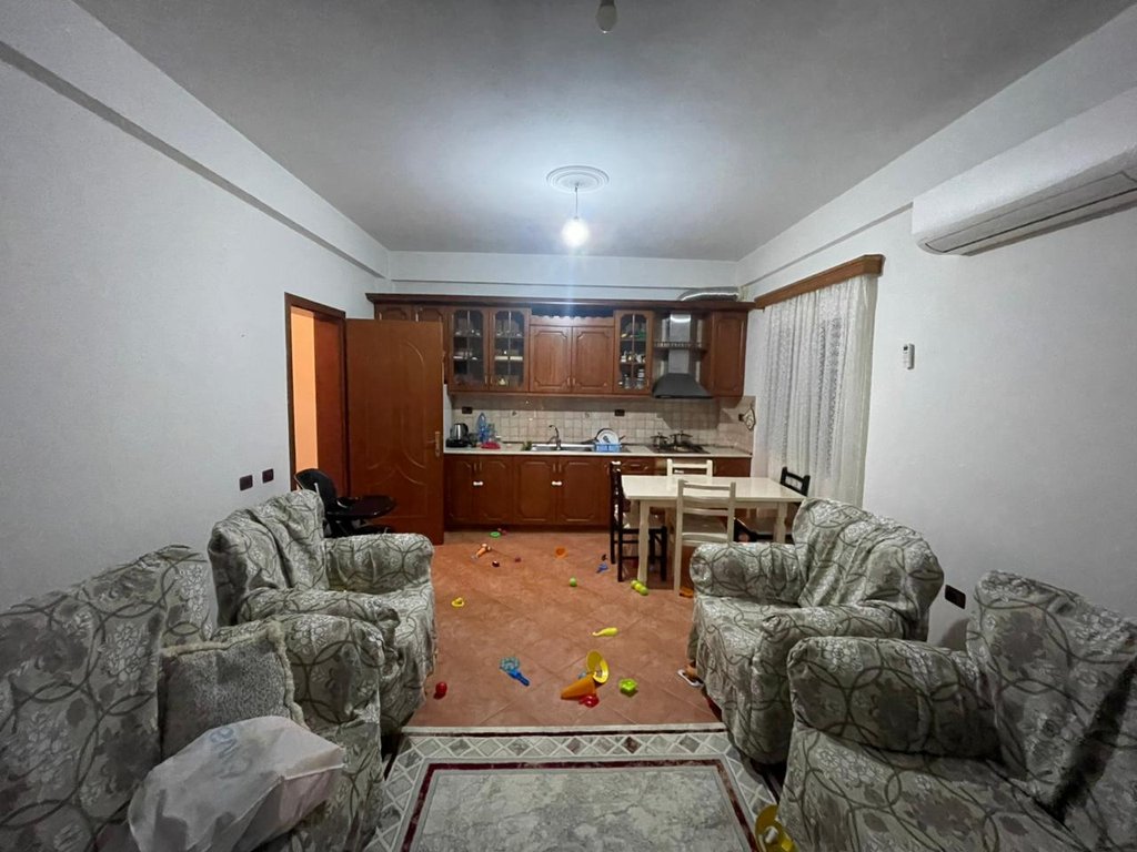 Shitet, Apartament 1+1, Selite.
