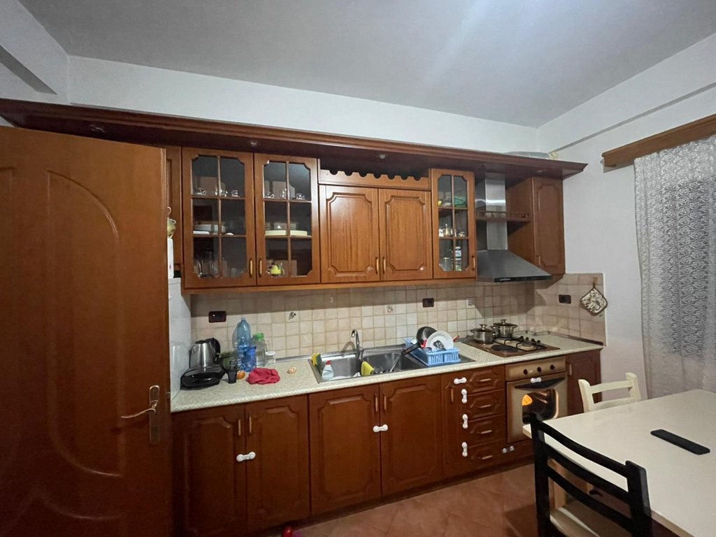Shitet, Apartament 1+1, Selite.