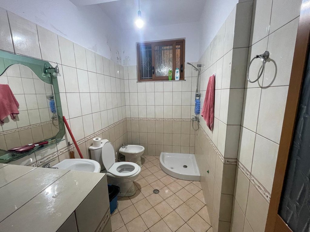 Shitet, Apartament 1+1, Selite.