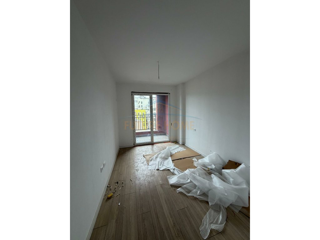 Shitet, Apartament 1+1, Stacioni i Trenit