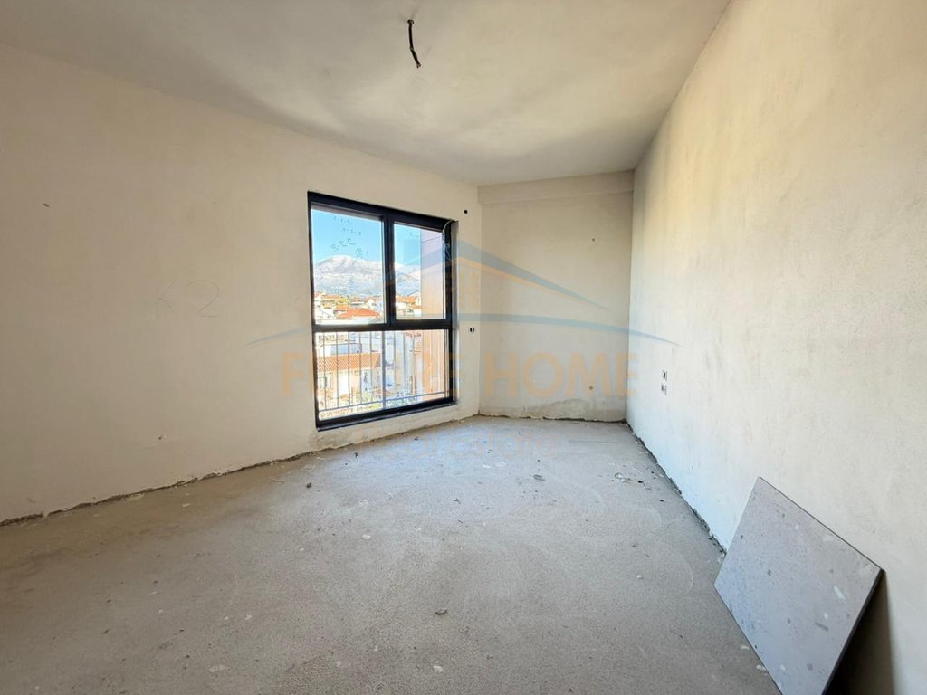 Shitet, Apartament 1+1, tek Kompleksi Grand, Tiranë.