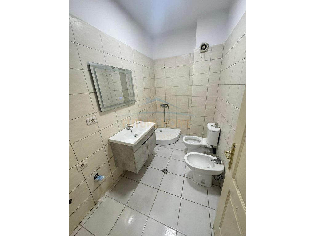 Shitet, Apartament 1+1, Unaza e Re