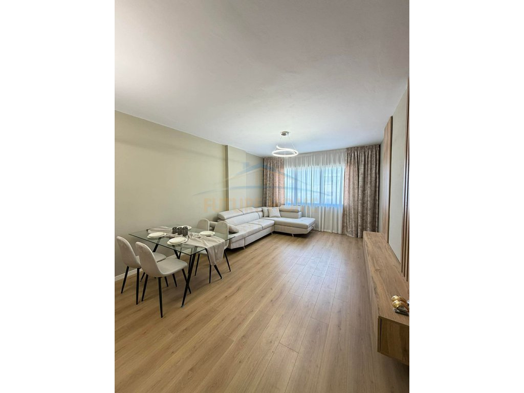 Shitet, Apartament 1+1, Unaza e Re