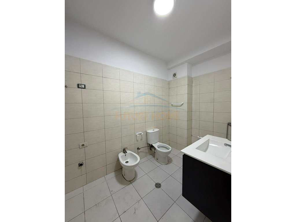 Shitet, Apartament 1+1, Unaza e Re